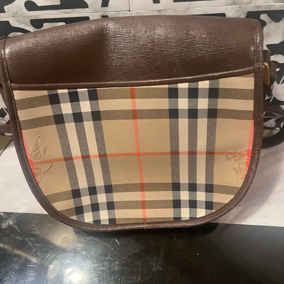 GUC BURBERRY’S Nova Check Shoulder Bag Canvas/leather - Picture 3 of 5